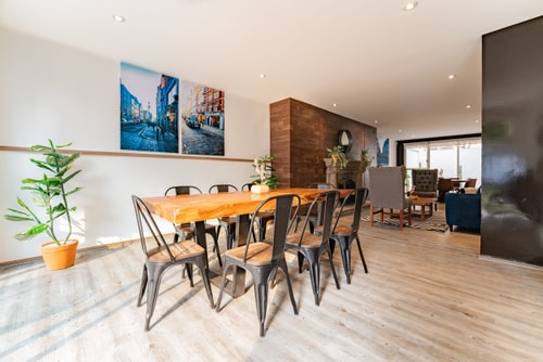 VH | Great House Polanco | Parking & Backyard | 18 14 Virtual Homes