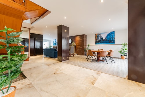 VH | Great House Polanco | Parking & Backyard | 18 25 Virtual Homes