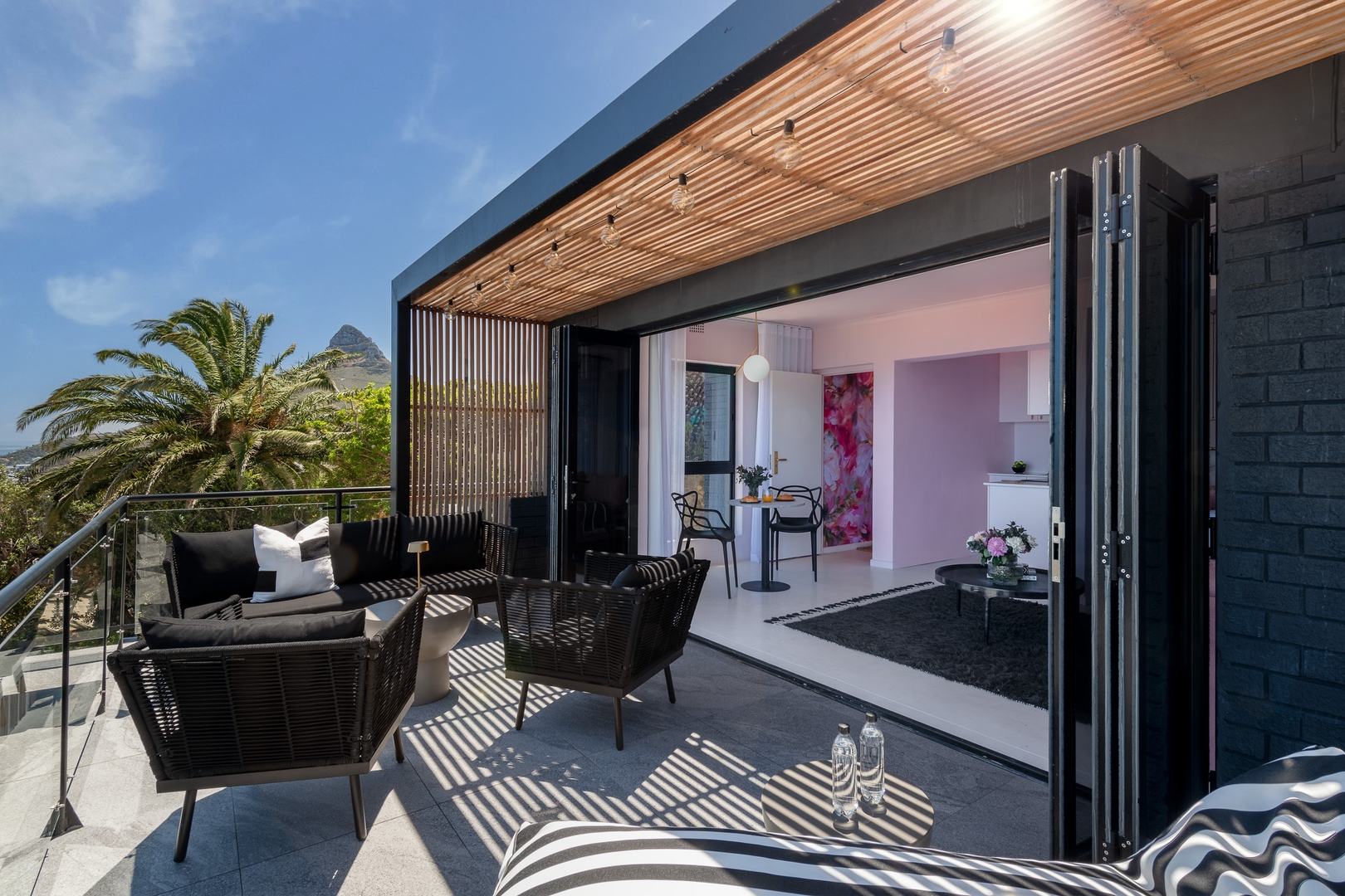 Camps Bay Villa | Ocean Views | Pool, Jacuzzi, Gym