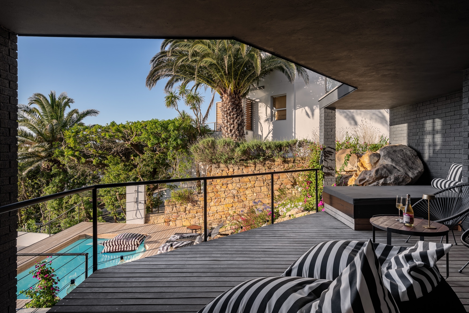 Camps Bay Villa | Ocean Views | Pool, Jacuzzi, Gym