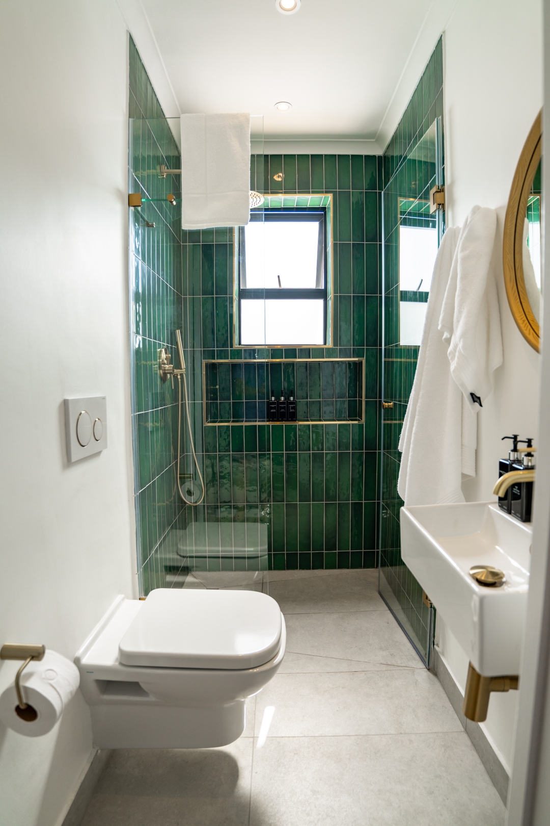 Camps Bay Villa with breathtaking mountain views