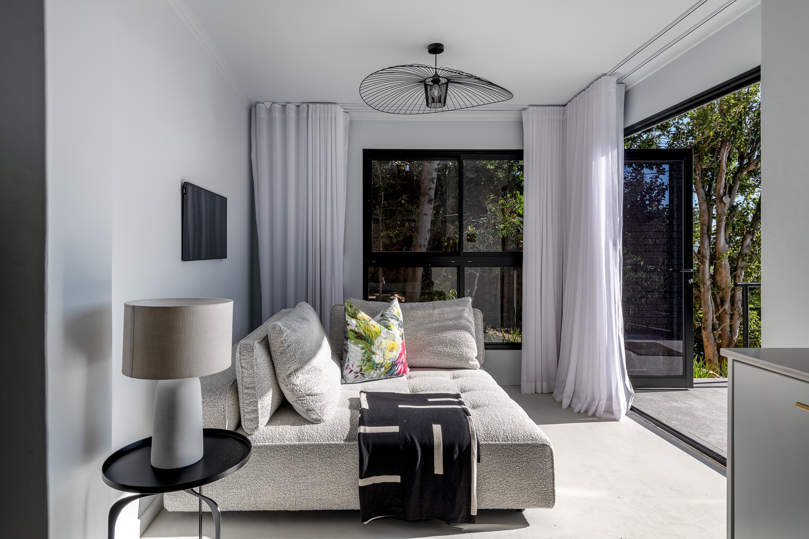 Camps Bay Villa | Ocean Views | Pool, Jacuzzi, Gym