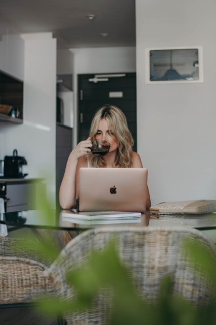 Stylish 29th-Floor Studio with Stunning Views