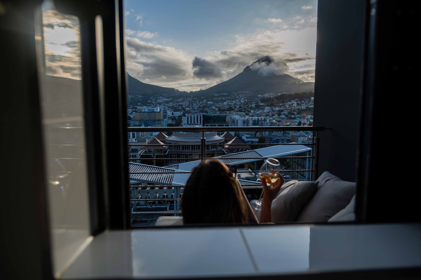 Stylish 1 bedroom, private balcony & stunning view