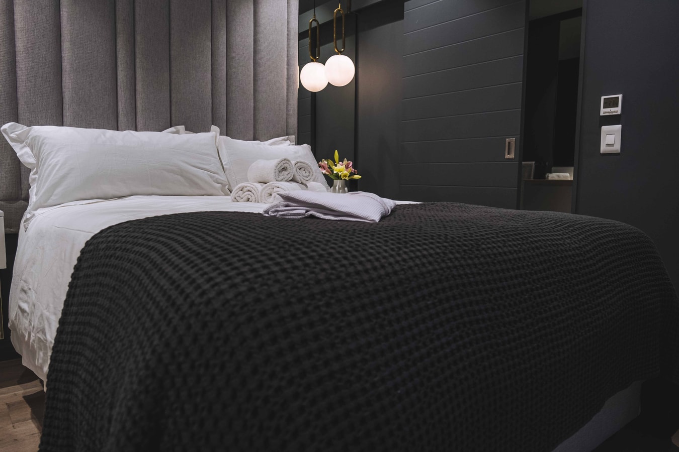 Stylish 1 bedroom, private balcony & stunning view