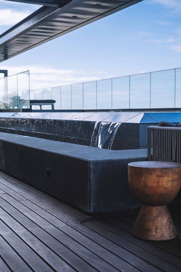 Stylish 1 bedroom, private balcony & stunning view