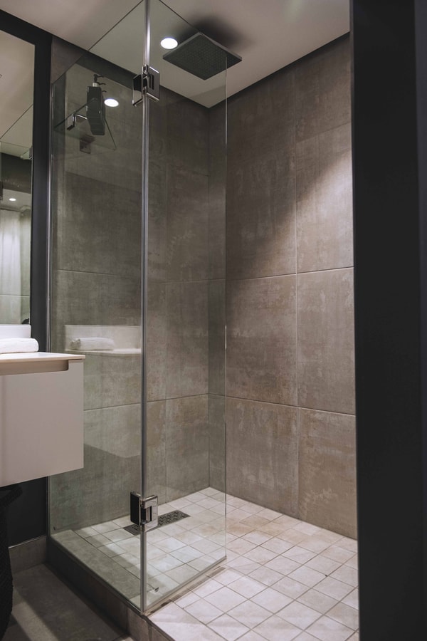 Stylish 1 bedroom, private balcony & stunning view