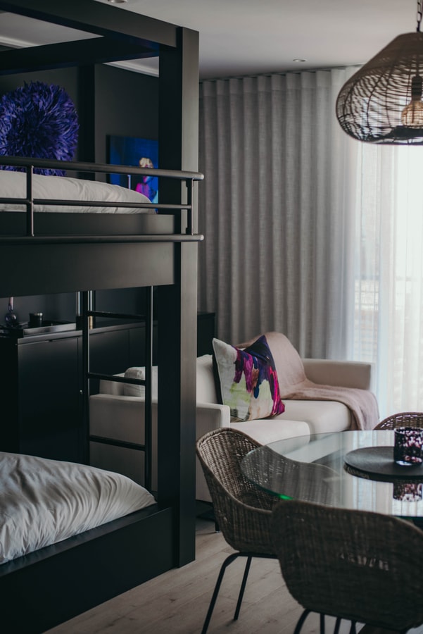 Stylish 29th-Floor Studio with Stunning Views