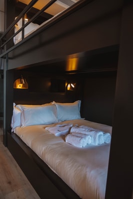 Stylish 29th-Floor Studio with Stunning Views 25 Lykke Living