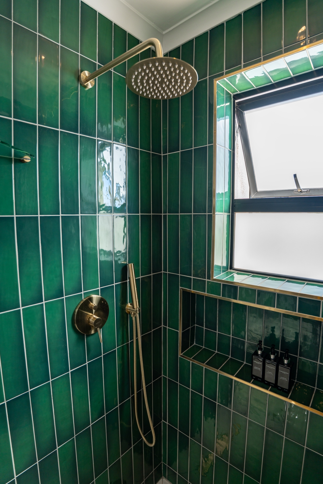 Camps Bay Villa with breathtaking mountain views