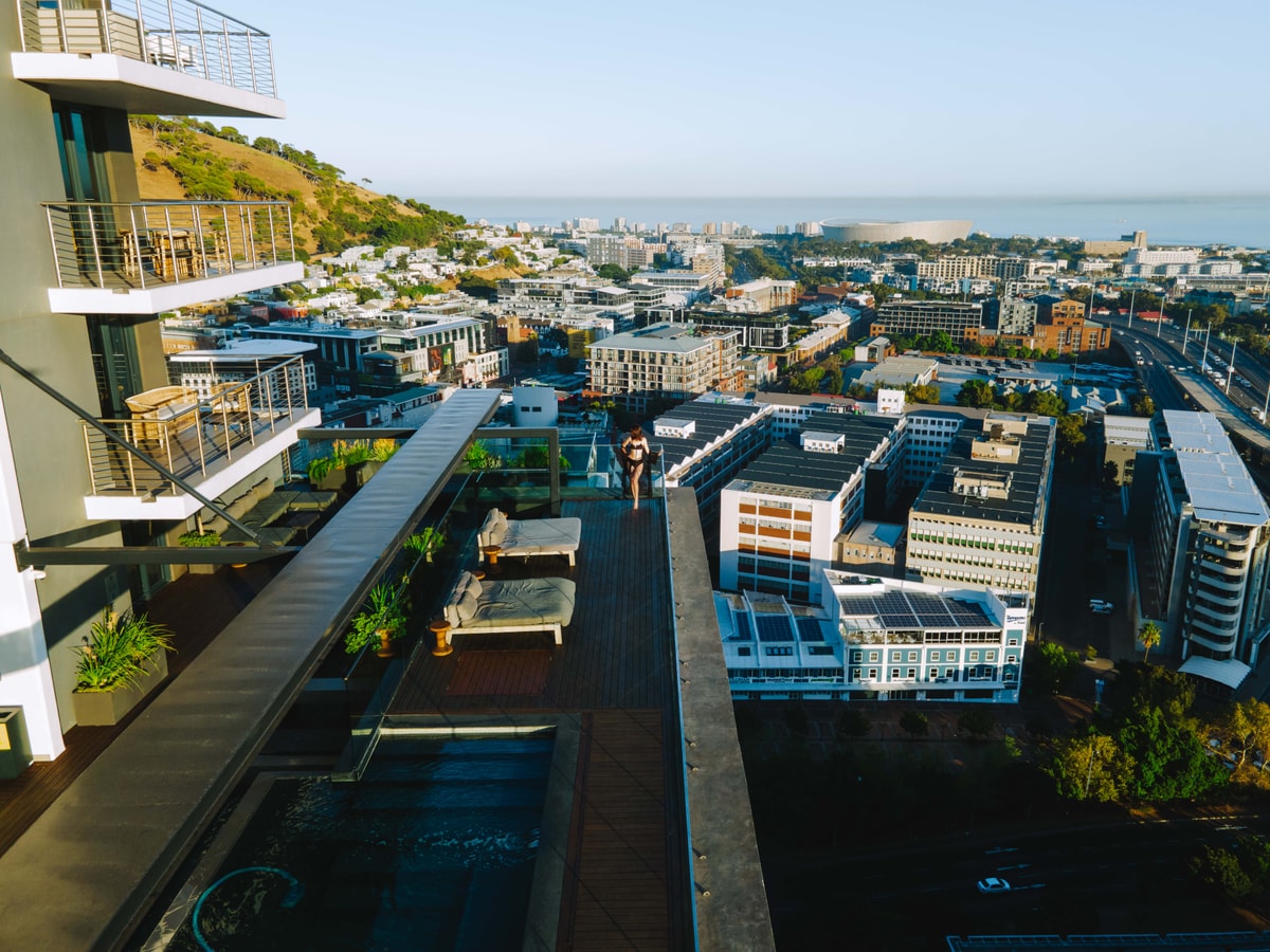 Stylish 1 bedroom, private balcony & stunning view