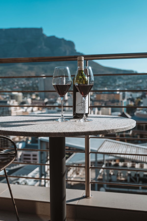 Stylish 1 bedroom, private balcony & stunning view