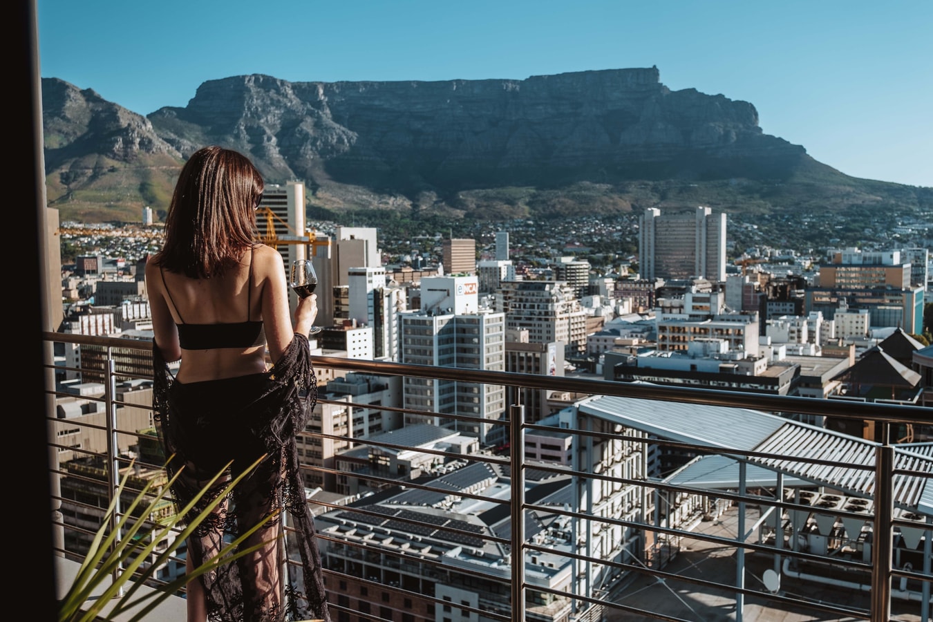 Stylish 1 bedroom, private balcony & stunning view