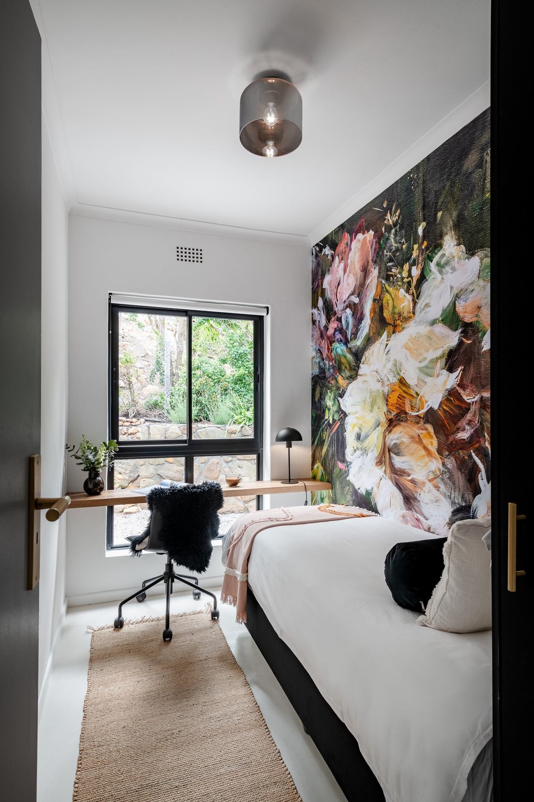 Camps Bay Villa | Ocean Views | Pool, Jacuzzi, Gym