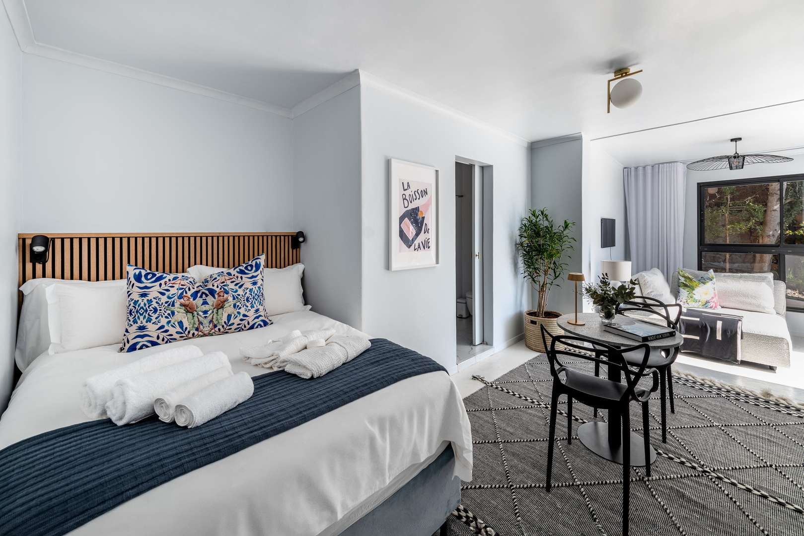 Camps Bay Villa | Ocean Views | Pool, Jacuzzi, Gym