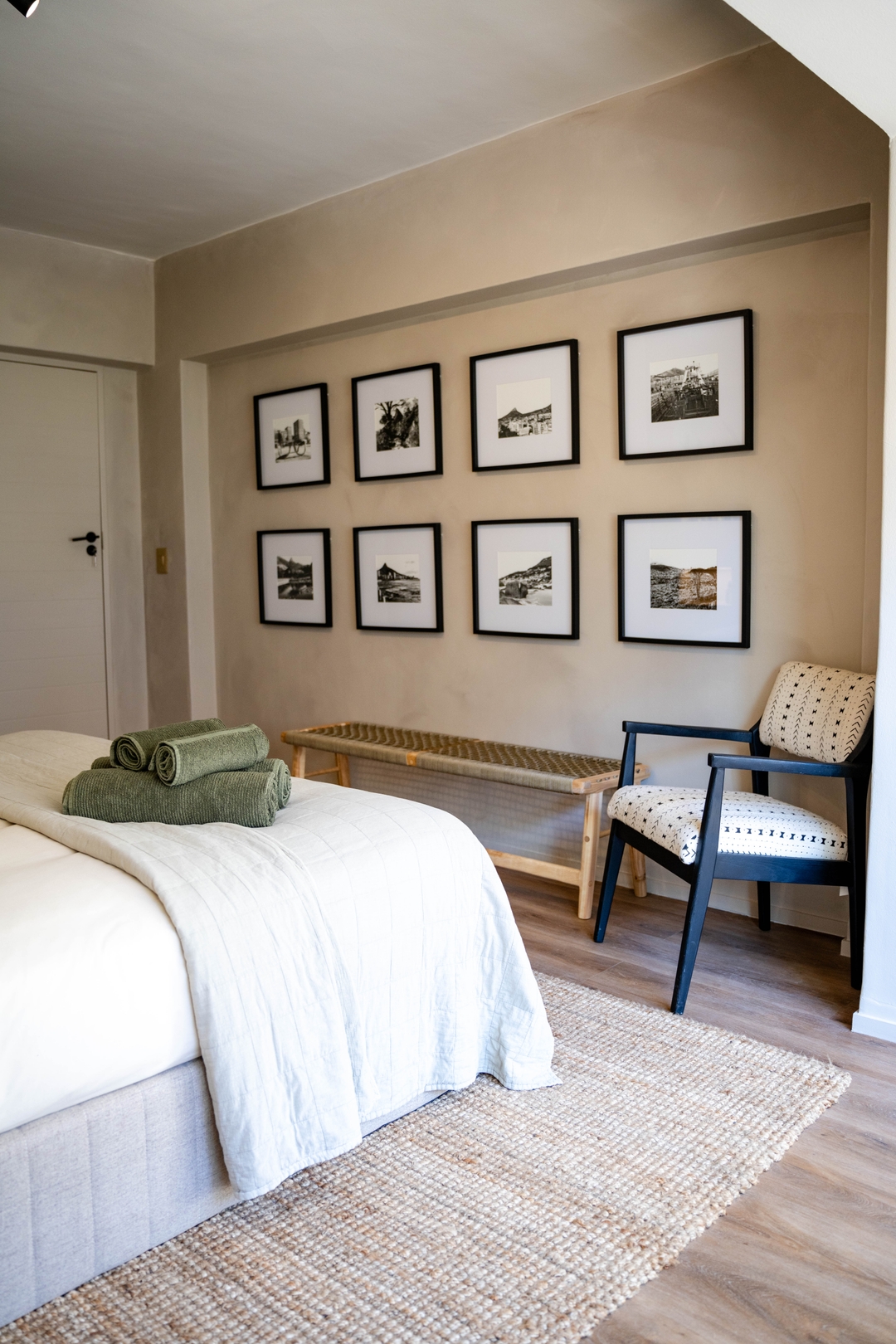 Chic two bedroom apartment - heart of Green Point