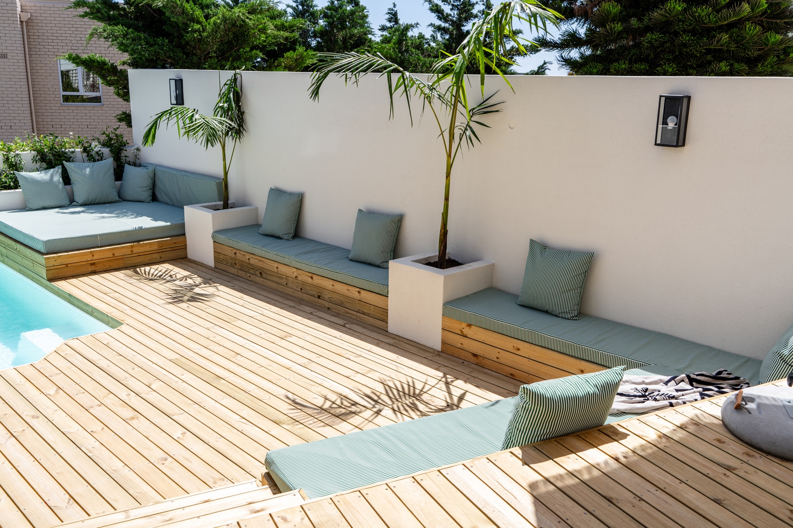 Camps Bay Villa with breathtaking mountain views