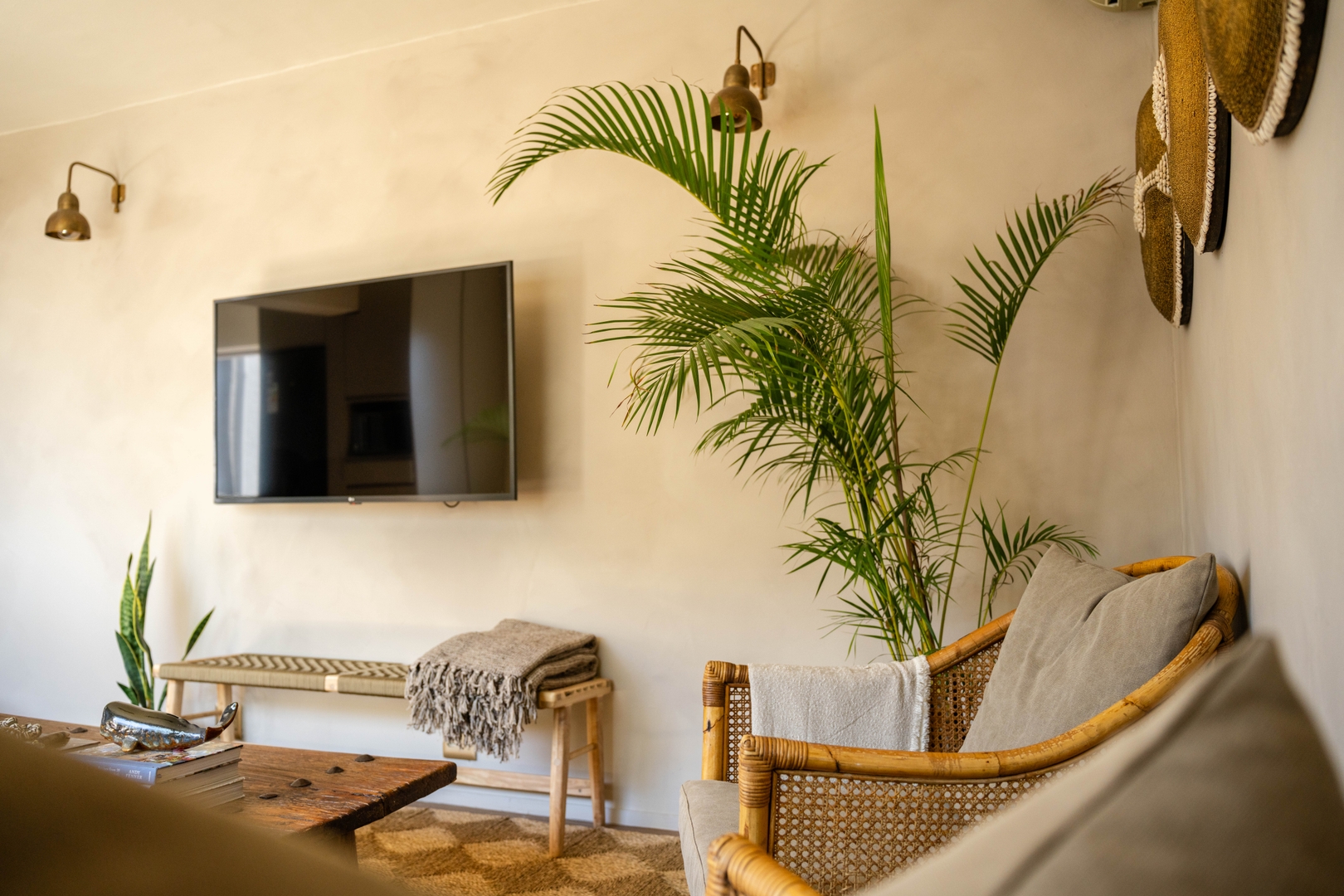 Chic two bedroom apartment - heart of Green Point