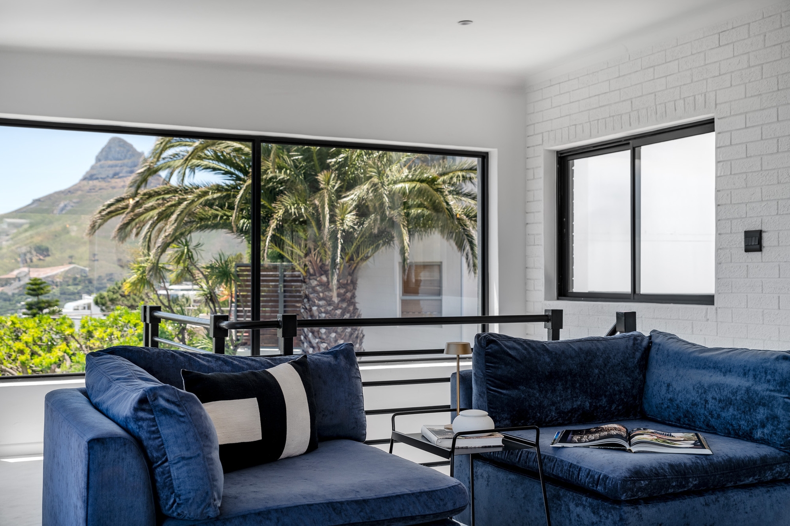 Camps Bay Villa | Ocean Views | Pool, Jacuzzi, Gym