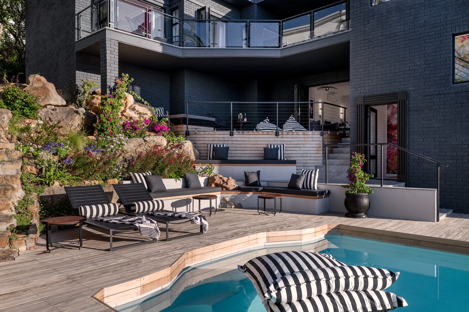 Camps Bay Villa | Ocean Views | Pool, Jacuzzi, Gym