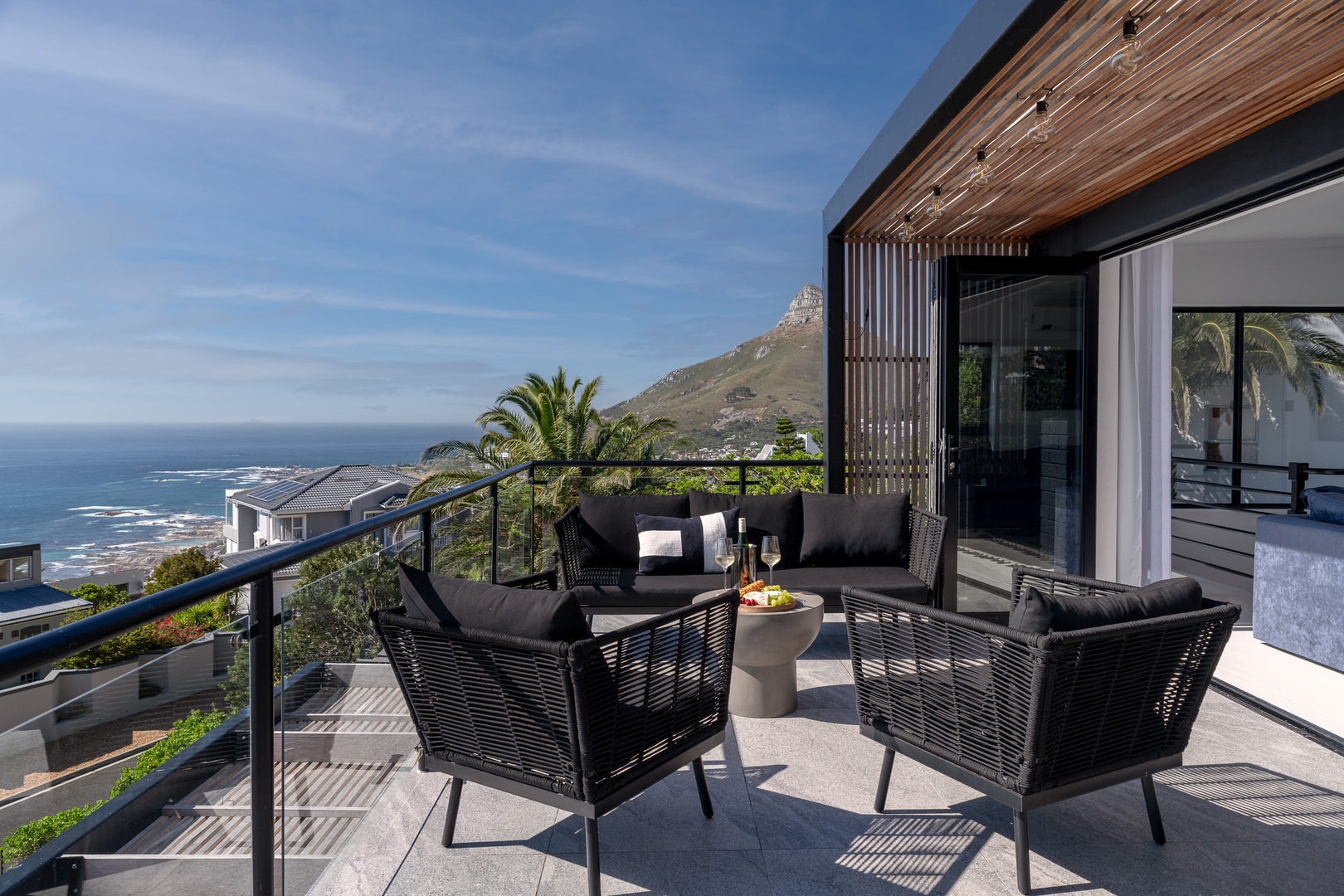 Camps Bay Villa | Ocean Views | Pool, Jacuzzi, Gym