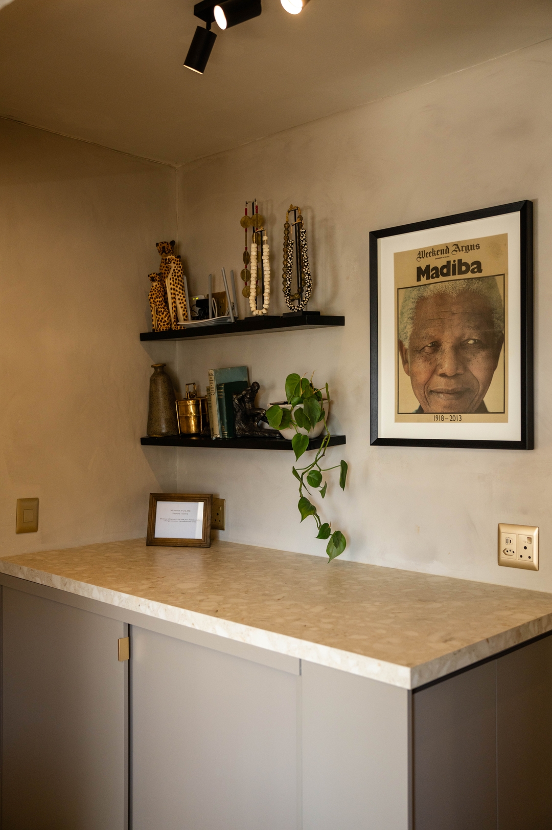 Chic two bedroom apartment - heart of Green Point