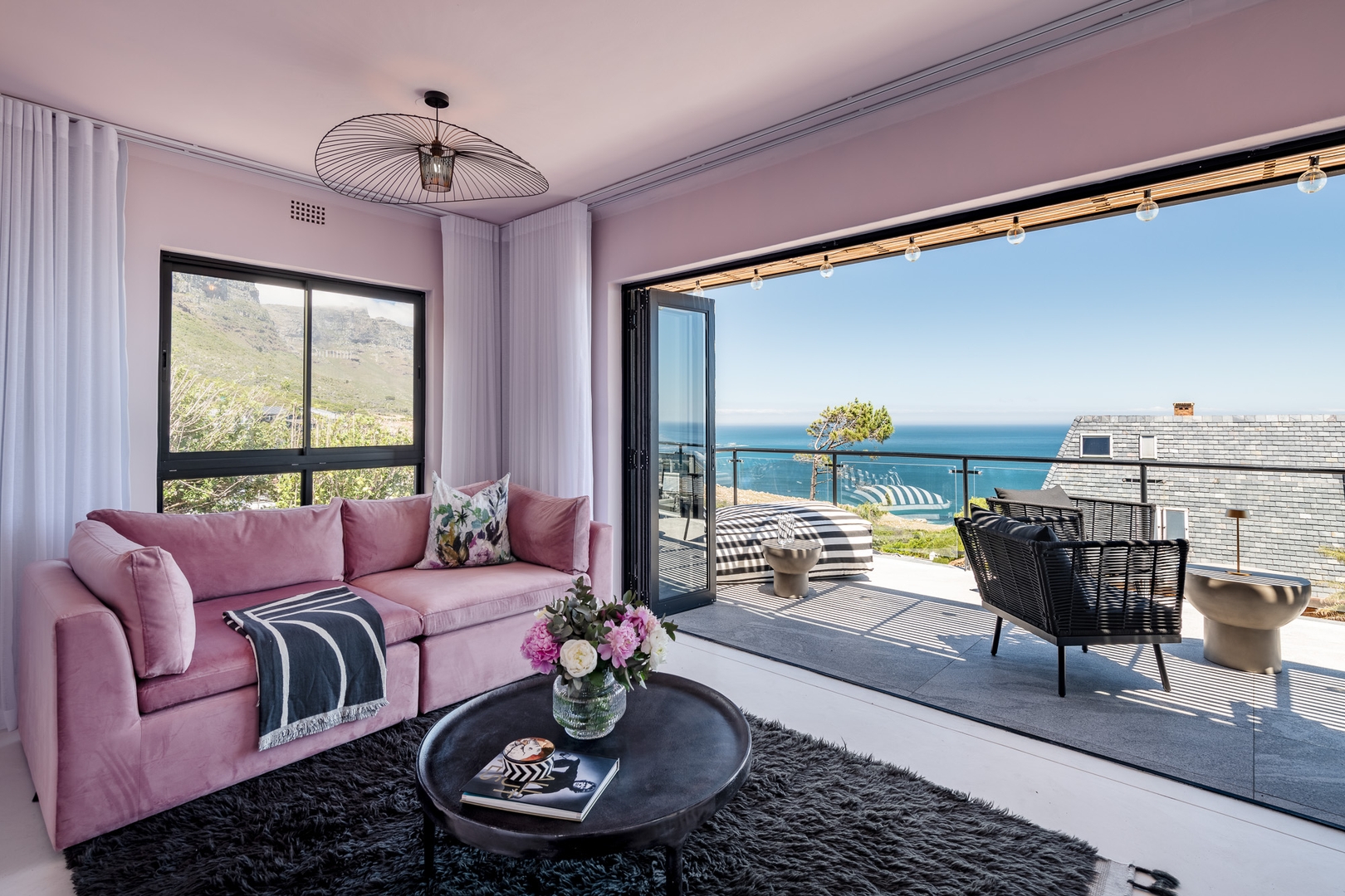 Camps Bay Villa | Ocean Views | Pool, Jacuzzi, Gym
