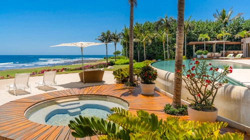 Oceanfront Villa with All the Creature Comforts