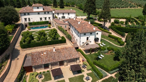 Renaissance Estate for Large Groups and Weddings