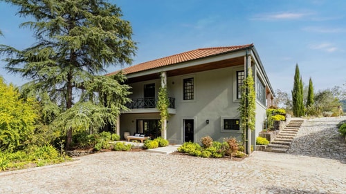 Riverside Heritage Douro Villa with Pool and Views