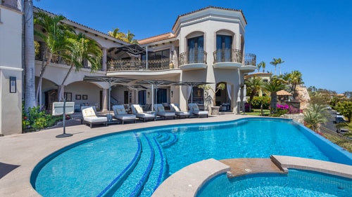 Villa with Mediterranean Style and Palatial Charm