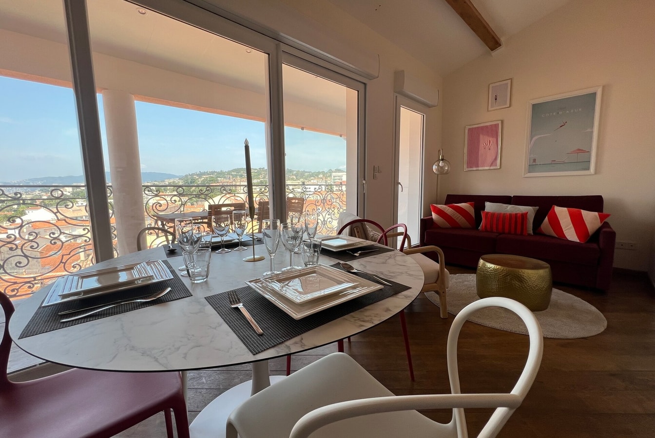 Immogroom - Terrace with sea view - A C - Suquet 8 ImmoGroom