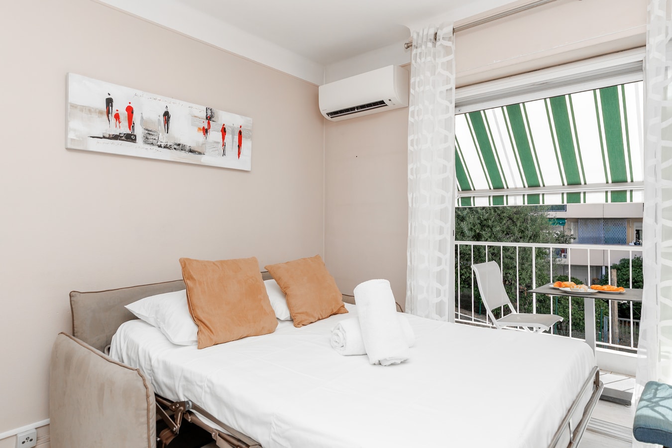 Upstays Cosy Calm 1 Bedroom with terrace and AC 12 Upstays