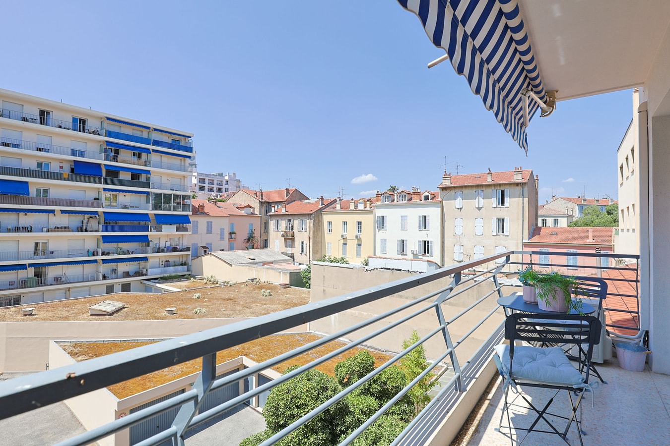 Upstays Studio 28m2 Balcony AC 1 Upstays