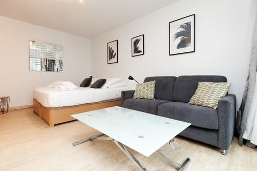 Immogroom – Stylish Studio – Beach 1 min away- AC 10 ImmoGroom