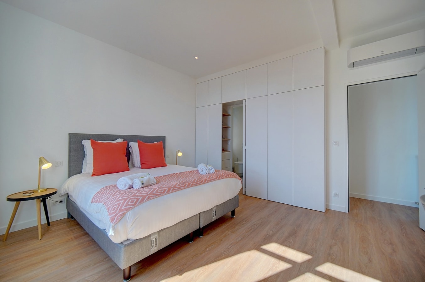 Immogroom - Magnificent 180m² duplex - Parking -AC 18 ImmoGroom