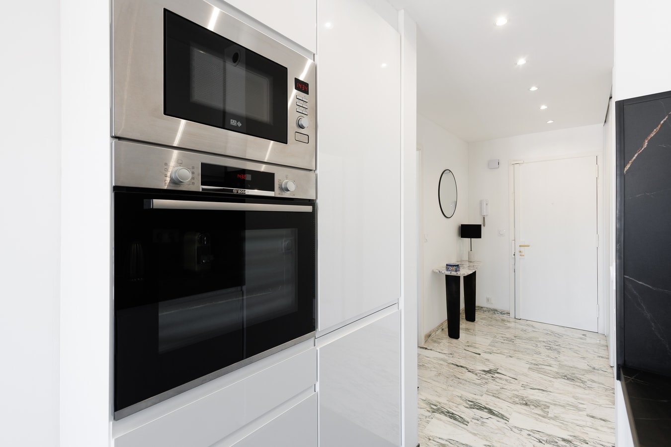 Upstays Modern sea view terrace AC 12 Upstays