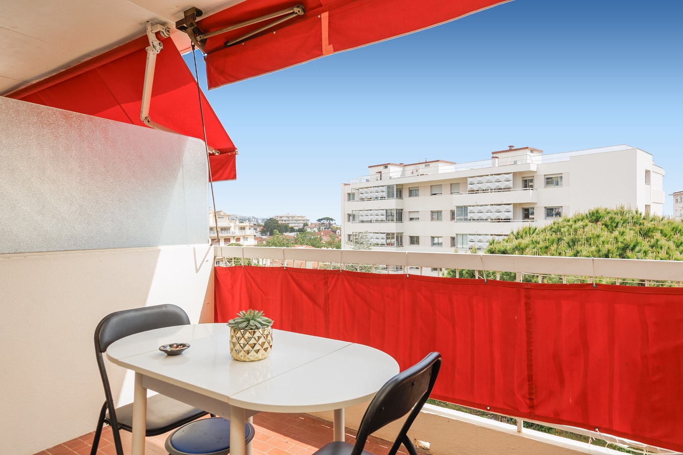 Upstays Bright 1BR 50m² with terrace Cannes center 4 Upstays