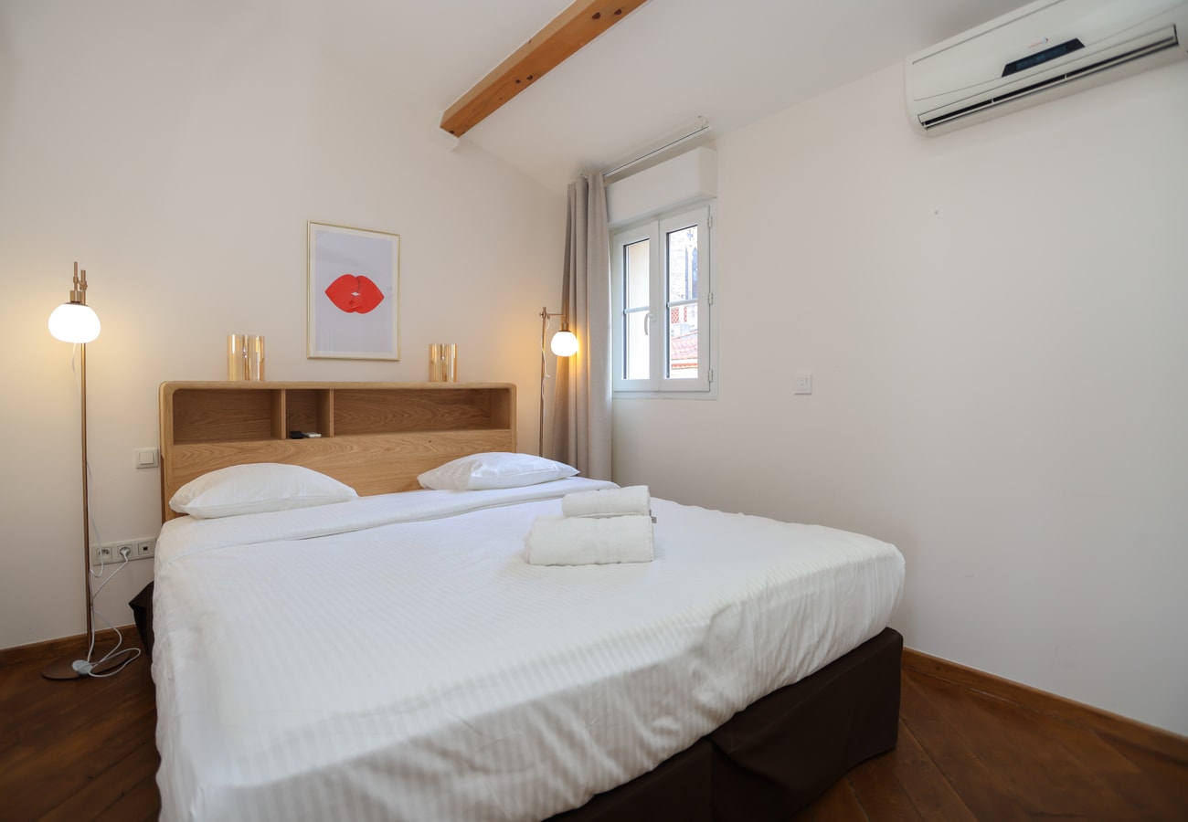 Immogroom - Charming building in Suquet 33 Upstays