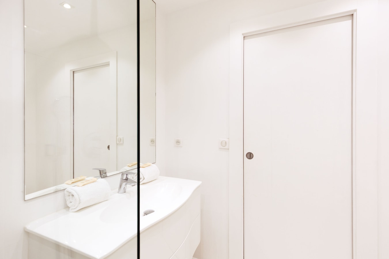 Upstays Elegant Gray d'Albion 2min Palais 17 Upstays