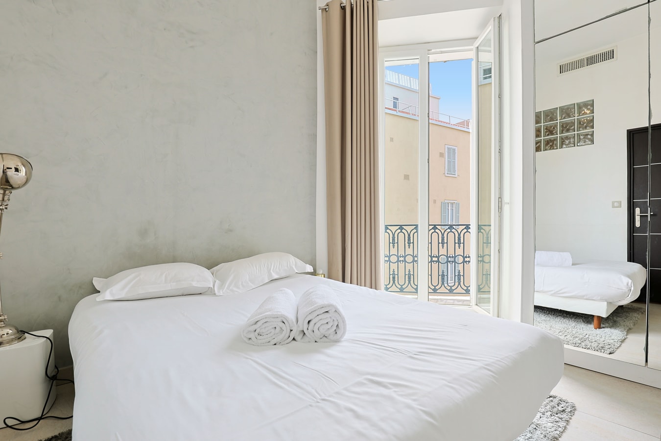 Upstays Spacious 77m² T3 Apartment with Terrace 22 Upstays
