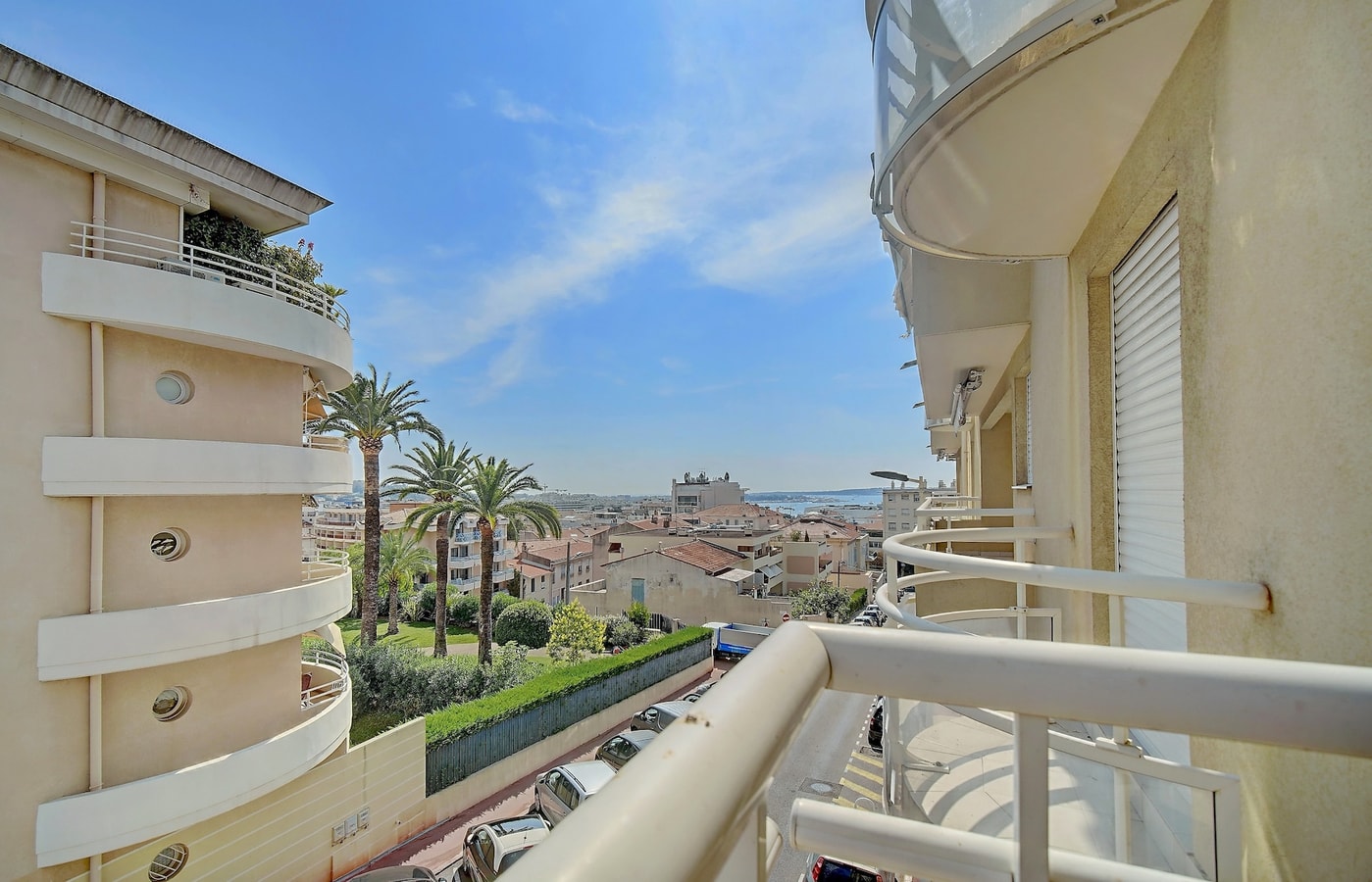 Alexander · Immogroom - Terrace - Bright - Heart of Cannes 3 ImmoGroom