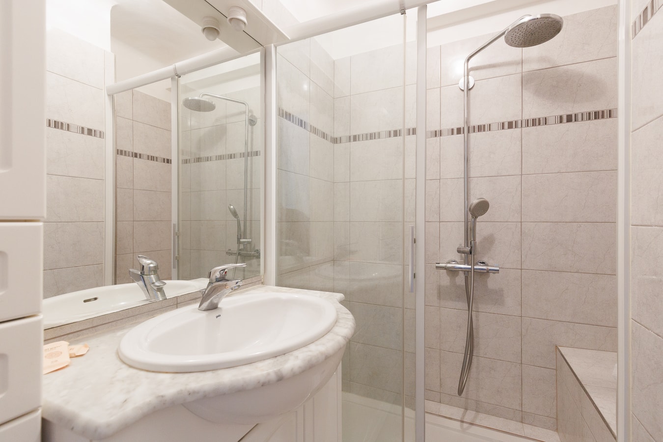 Upstays Bright 1BR 50m² with terrace Cannes center 6 Upstays