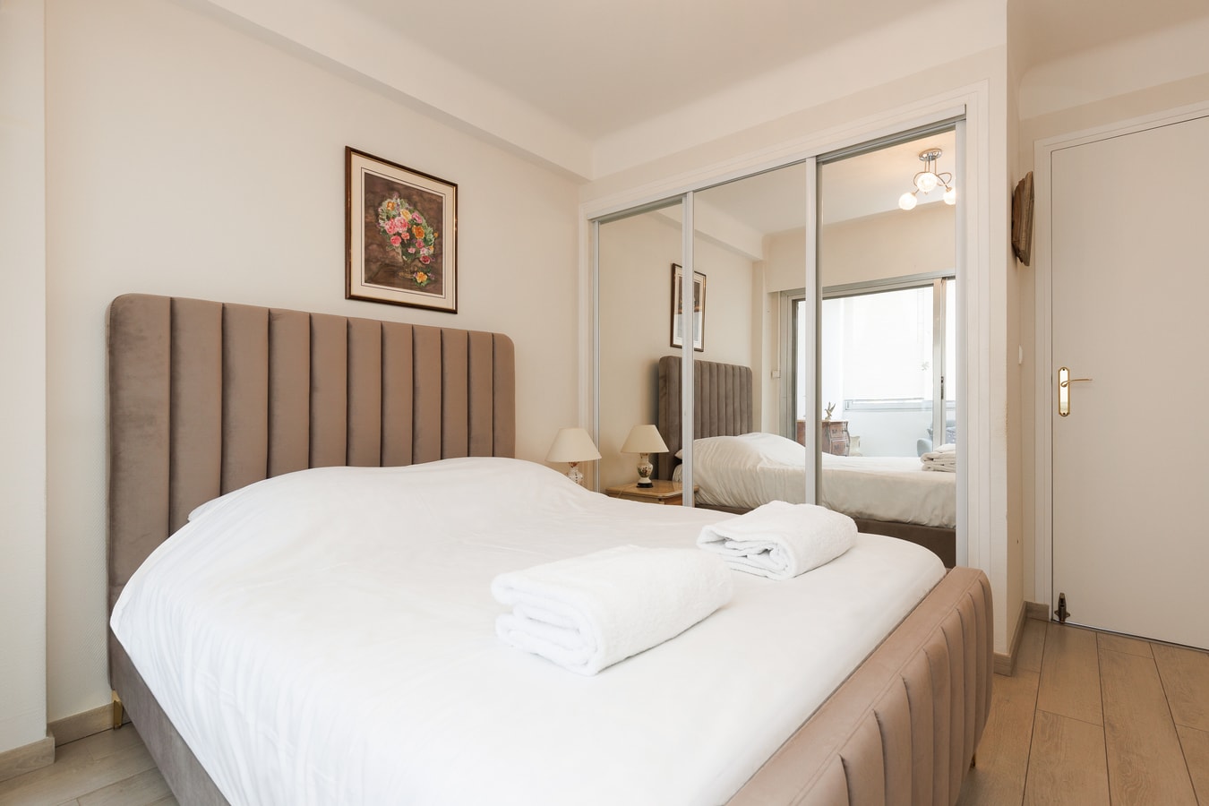 Upstays Bright 1BR 50m² with terrace Cannes center 13 Upstays