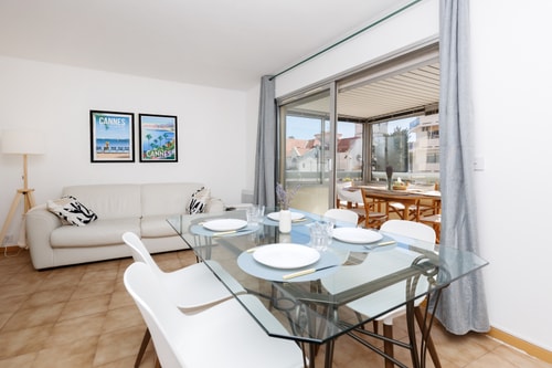 Upstays Elegant T2 with loggia Upstays