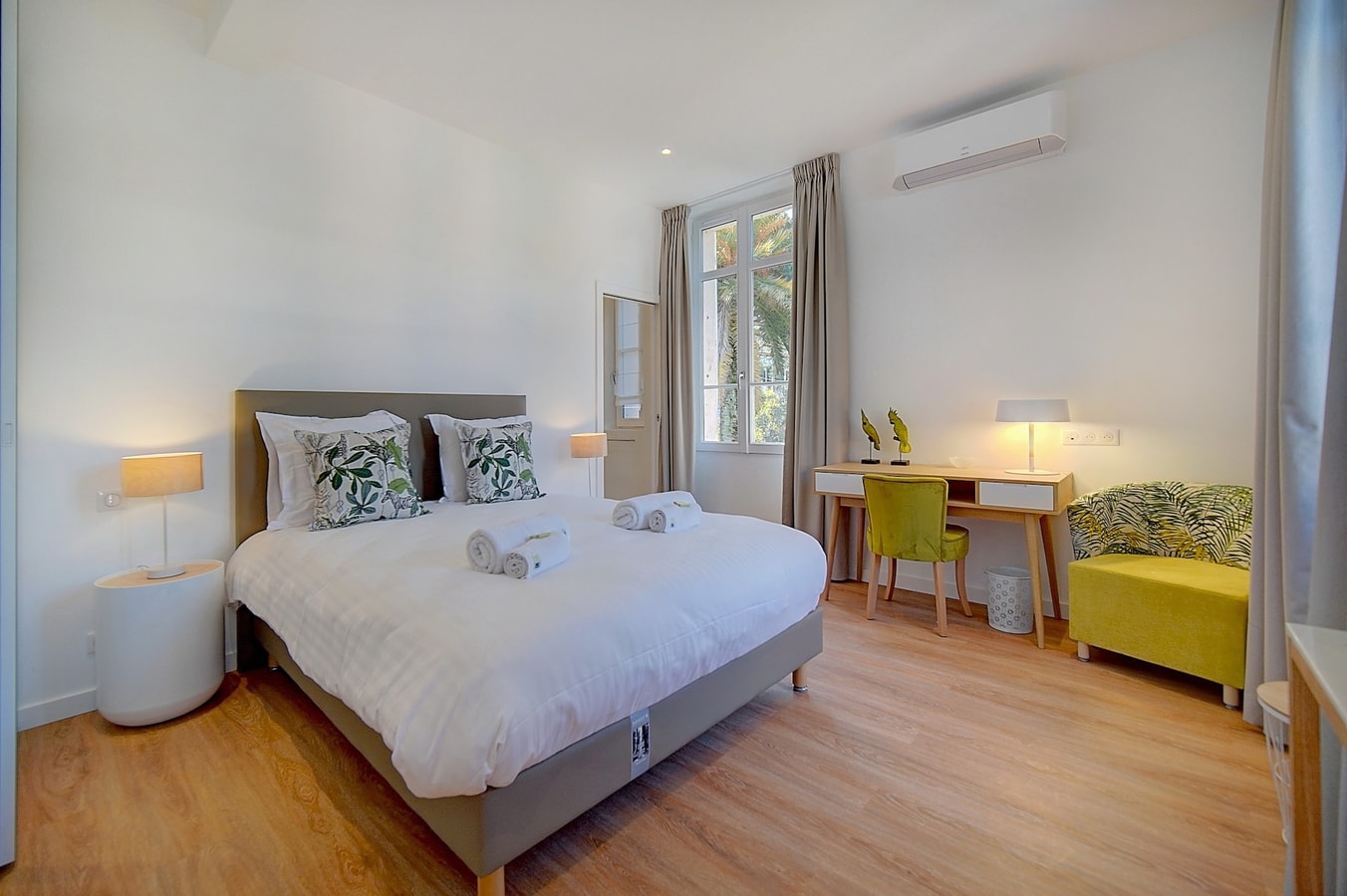 Immogroom - Magnificent 180m² duplex - Parking -AC 25 ImmoGroom