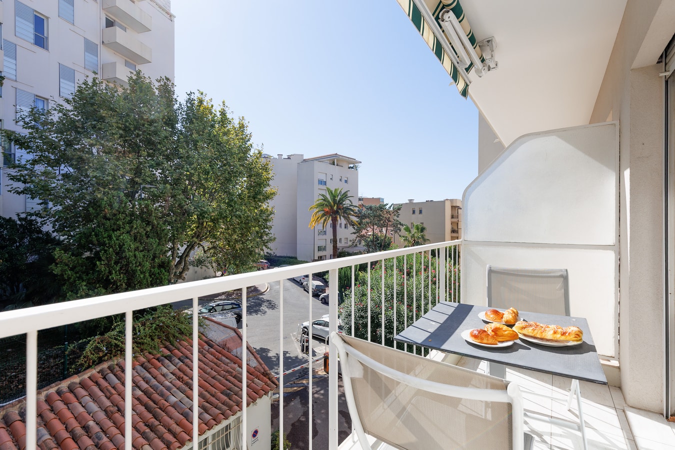Upstays Cosy Calm 1 Bedroom with terrace and AC 20 Upstays