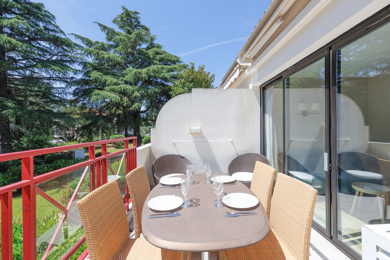 Upstays Garden Terrace Pool 28m² Apartment 16 Upstays