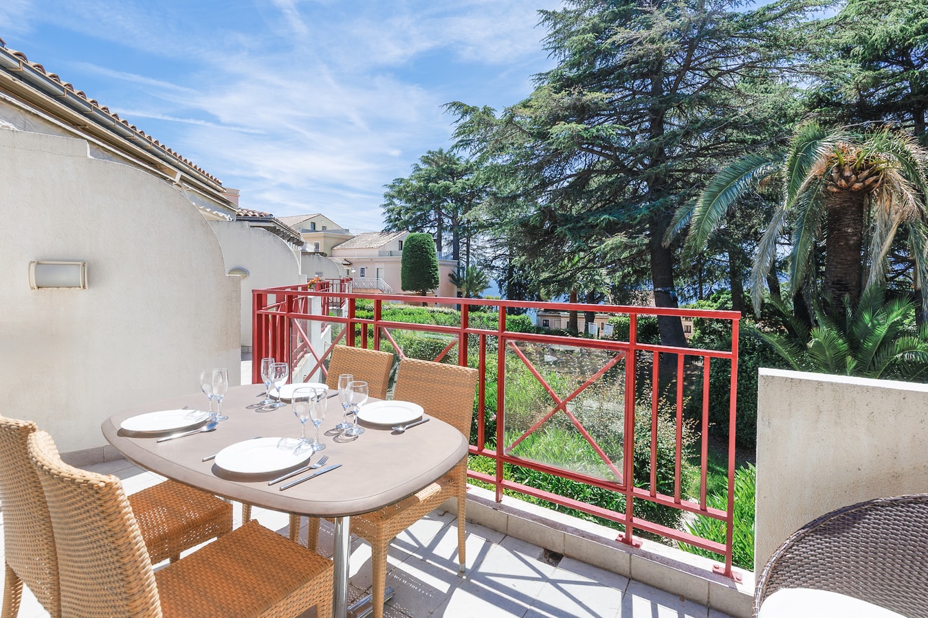 Upstays Garden Terrace Pool 28m² Apartment 15 Upstays