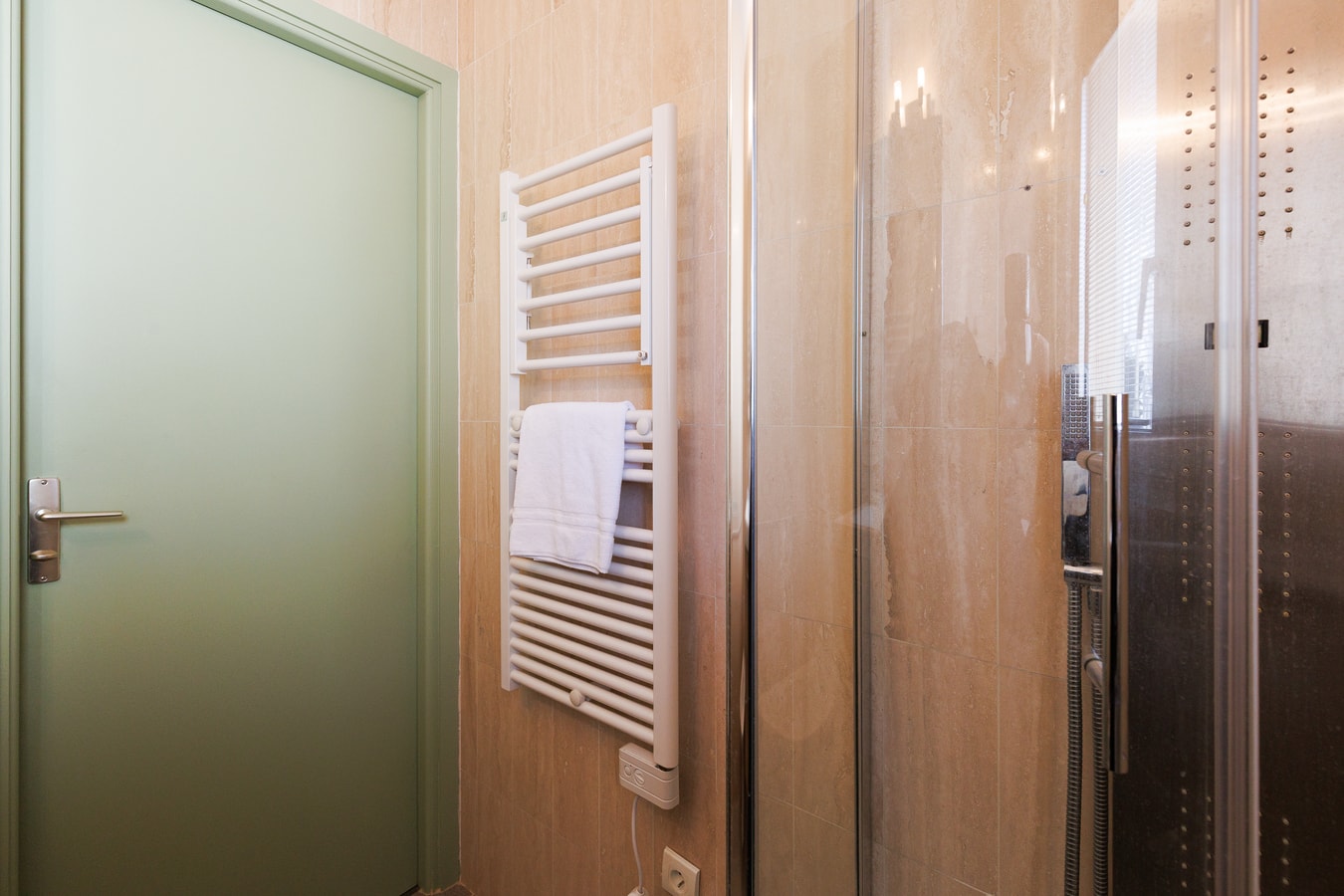 Upstays Elegant T2 with loggia 16 Upstays
